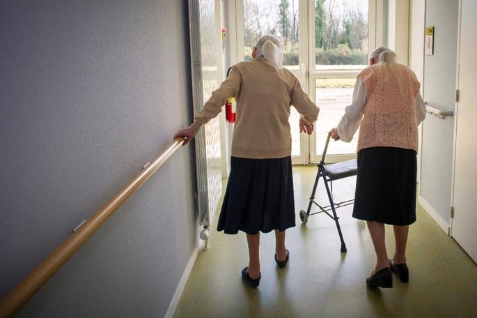 Cặp song sinh 104 tuổi chia sẻ bí quyết trường thọ - ảnh 2