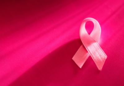 Dấu hiệu sớm ung thư vú là một hạt cứng không đau
